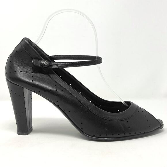CHANEL Spring 2007 Black Leather Perforated Mary Jane Pumps – Size 41 - Picture 3 of 9